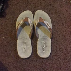 Sperry flip flops