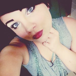 Meet your Posher, Justina