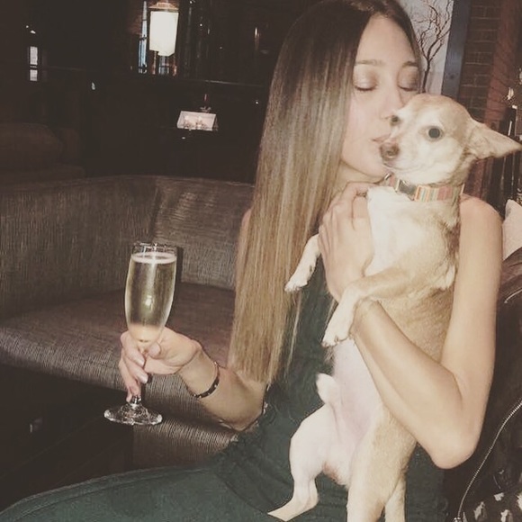 Meet your Posher, Karina - Picture 2 of 2