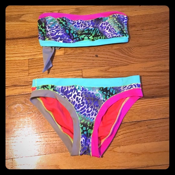 NWOT Multicolored Bikini 👙