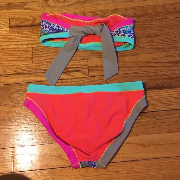 NWOT Multicolored Bikini 👙 - Picture 2 of 4