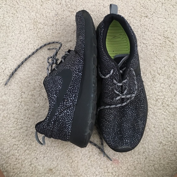 Women's Nike roshes