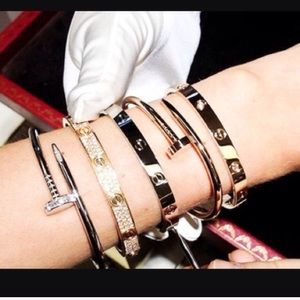 💕Gold LOVE bracelet set with stones💕