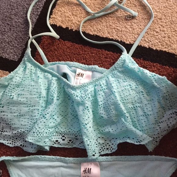 Super cute ruffled mesh H&M bikini set - Picture 2 of 4