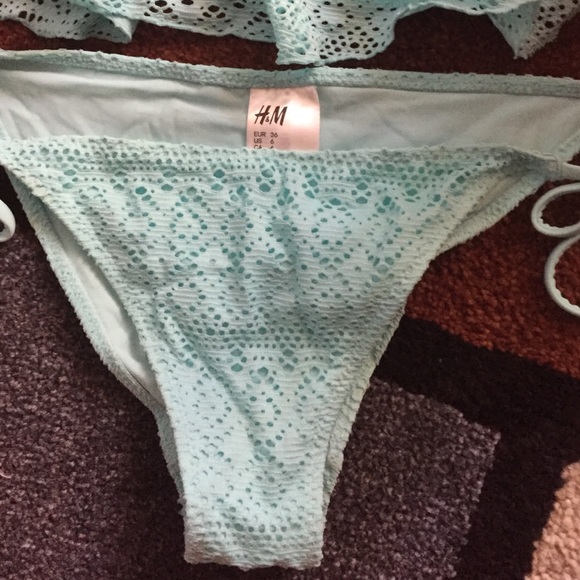 Super cute ruffled mesh H&M bikini set - Picture 3 of 4