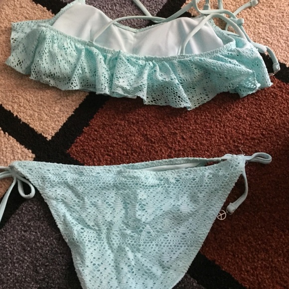 Super cute ruffled mesh H&M bikini set - Picture 4 of 4