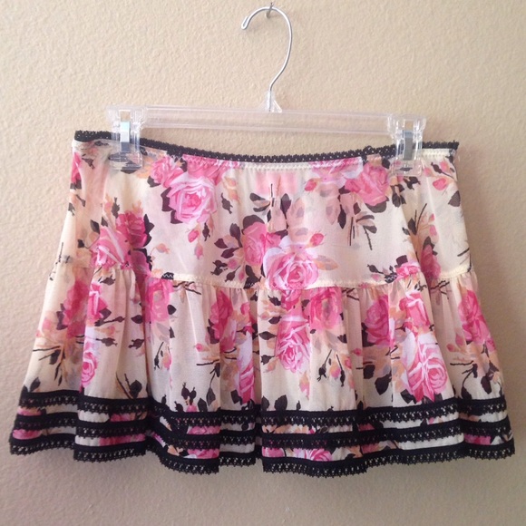 Betsey Johnson Dresses & Skirts - 🌹BetseyJohnson🌹 NWOT. Roses and ribbons