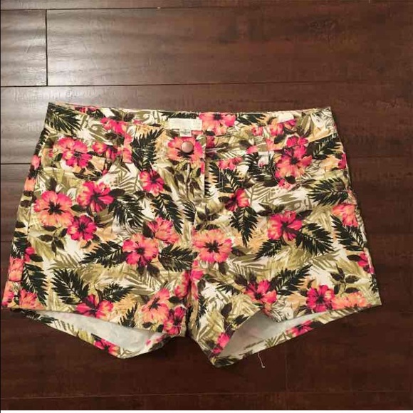 pretty floral shorts