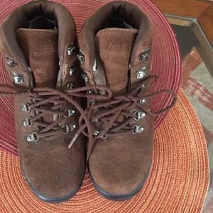 Merrell Air Cushion hiking boots EUC Size 7.5