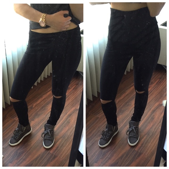[LAST 1] • High Waisted Cut Out Knees Leggings - Picture 4 of 4