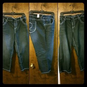 Maurices Fitted Denim Capris Plus Size 24