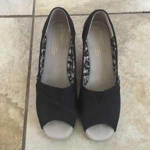 TOMS wedges