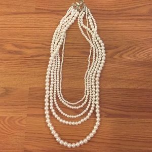 Beautiful multi strand pearl necklace!!