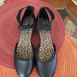 Feminine girly flats size 7.5