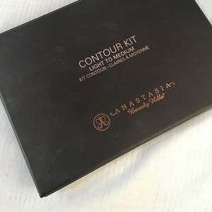 Anastasia Beverly Hills Contour Kit