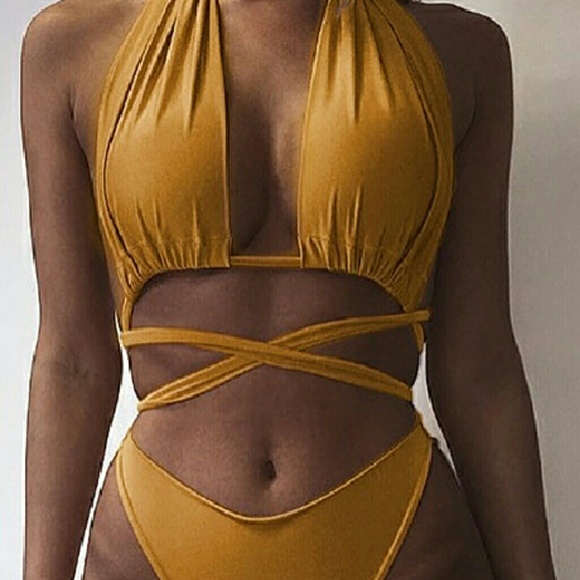 Swimsuits - Picture 3 of 4