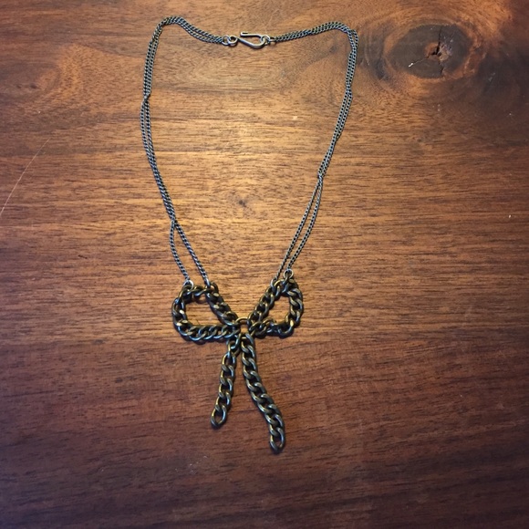Cool vintage looking urban outfitters necklace