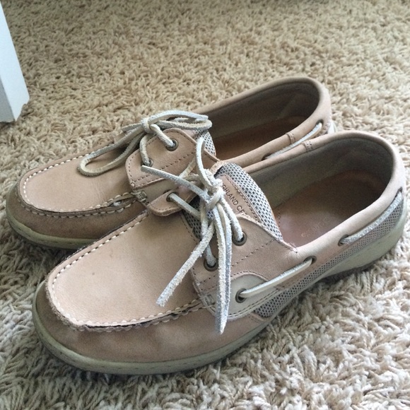 Highland Creek Women's shoes
