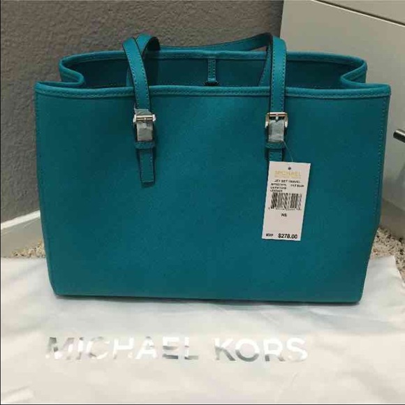*SOLD* Michael Kors Tote - Picture 4 of 4