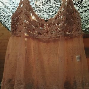 !!Pretty in Pink!! Pink crochet lacy tank ??