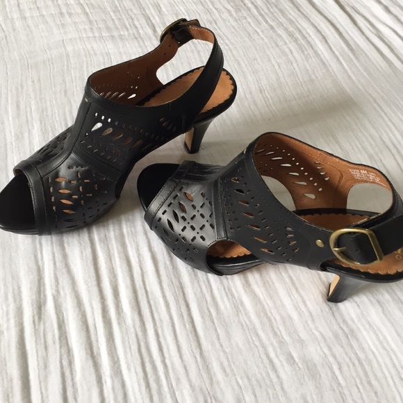 Black Cutout Heels - Picture 1 of 4