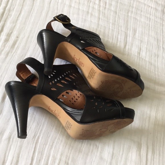 Black Cutout Heels - Picture 3 of 4