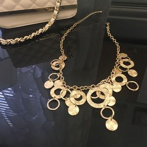 Lilly Pulitzer gold statement necklace Lilly Pulitzer gold statement necklace
