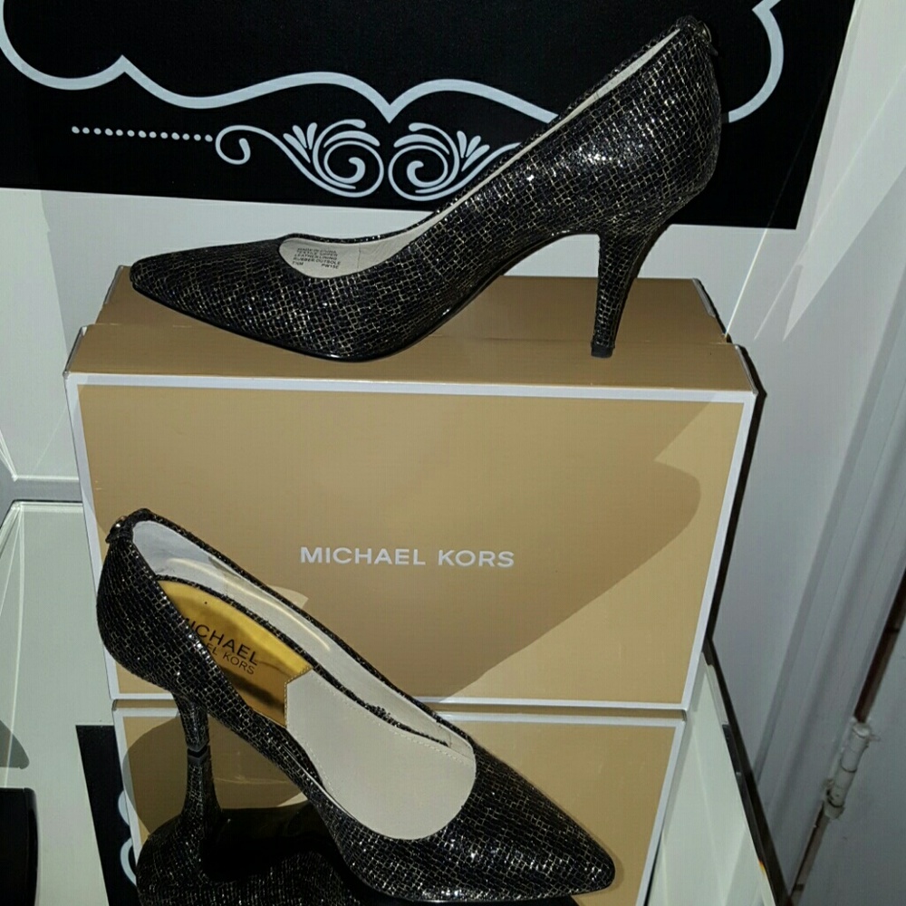 *FINAL PRICE* New Michael Michael kors - Picture 2 of 8