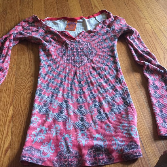 Long sleeve fun print free people shirt