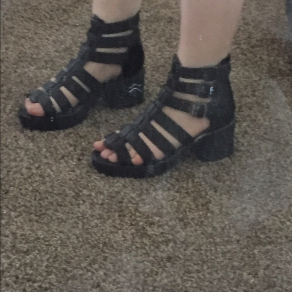 Chunk strap heels! - Picture 2 of 2