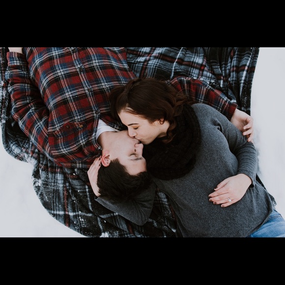 Meet your Posher, Madison - Picture 2 of 4