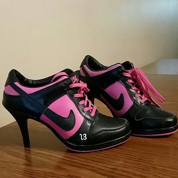 BRAND NEW NIKE HEELS!