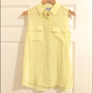 NWOT Silky sleeveless blouse 🌟