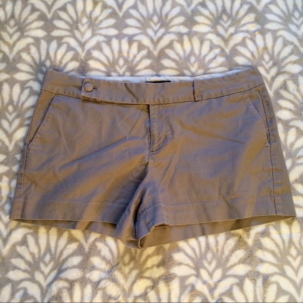 NWOT Banana Republic Khaki Shorts 🏷