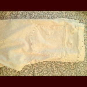 American eagle hi rise distressed jegging.