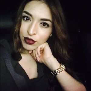 Meet your Posher, Ana