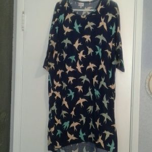 Medium Irma LulaRoe Tunic