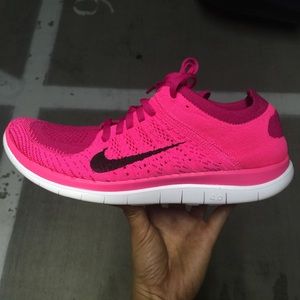 Nike free knits