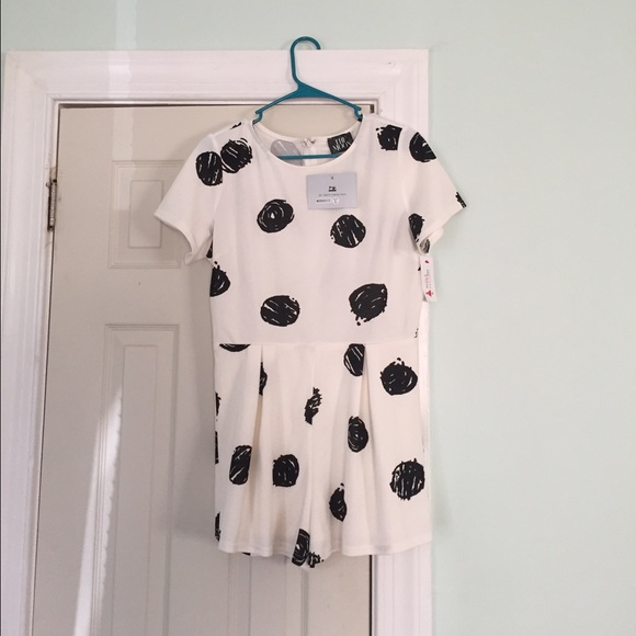 Polka dot romper. NWT!