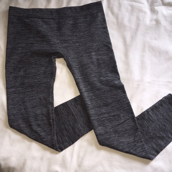 Heathered Fleece Lined Capri Leggings
