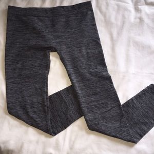 Heathered Fleece Lined Capri Leggings