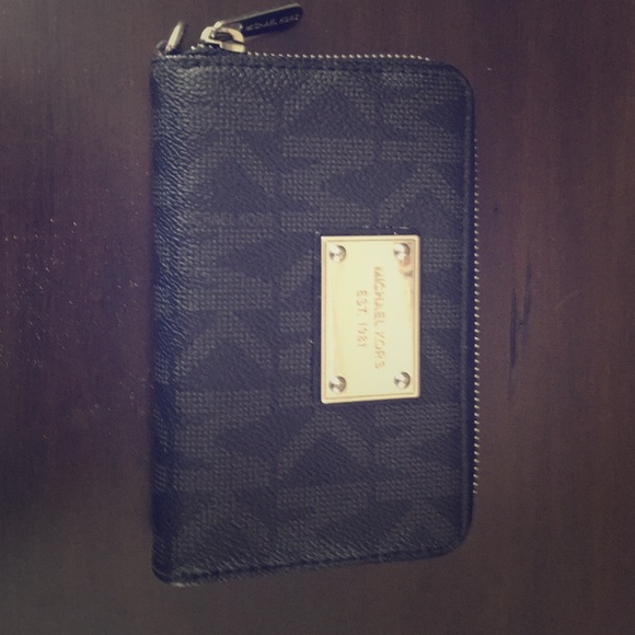 Michael Kors wallet