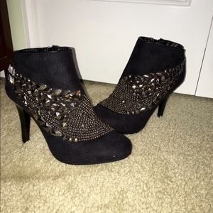 beaded black bootie heals never been worn
