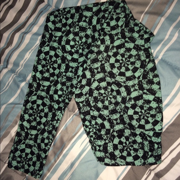 LuLaRoe Mint & Black OS Leggings