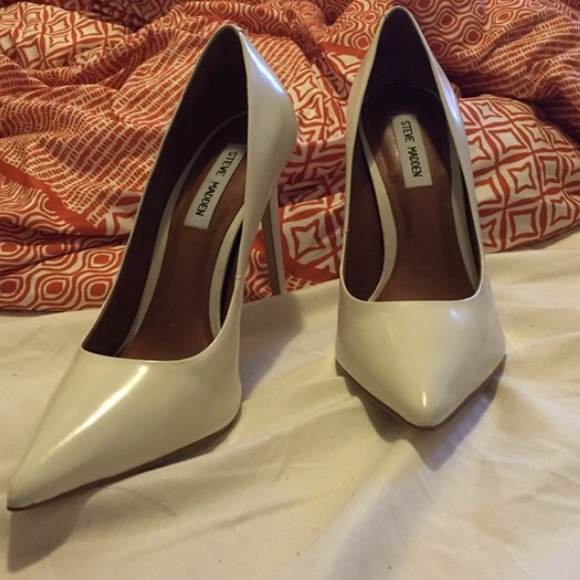 White Steve Madden Heels pumps
