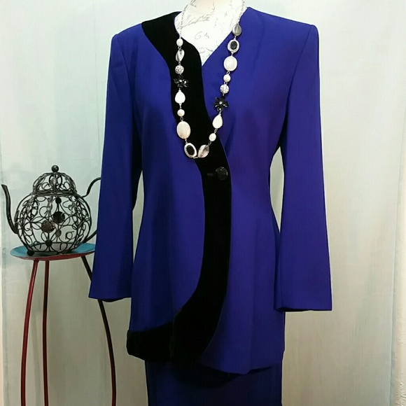 CASUAL CORNER Vintage Blazer/Skirt Set
