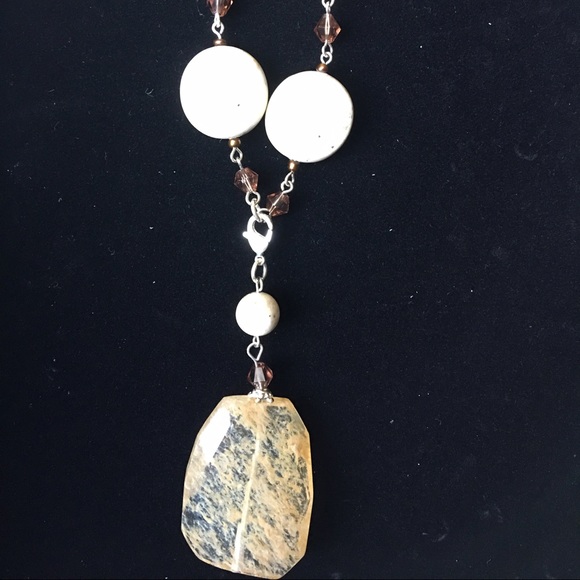 Beautiful Premier Designs Necklace