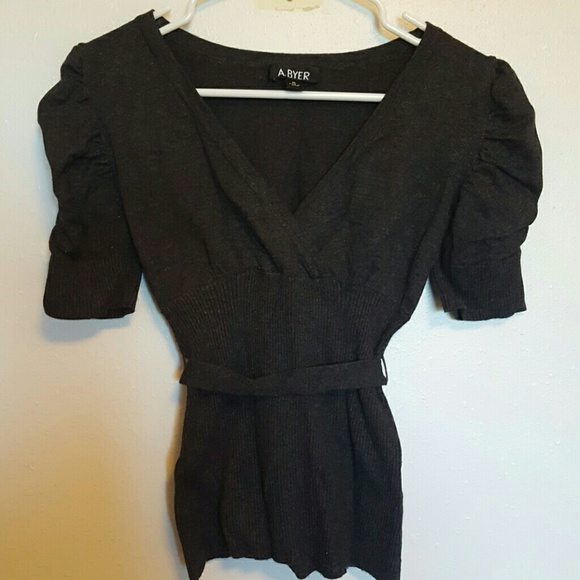 Like New Super Cute Light Weight Crop Sweater