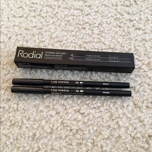 brown and black eye pen