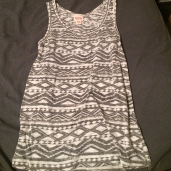 Pattern tank - Picture 1 of 2